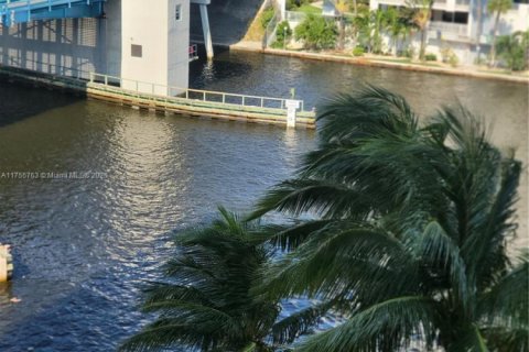 Condominio en venta en Fort Lauderdale, Florida, 2 dormitorios № 1867264 - foto 14