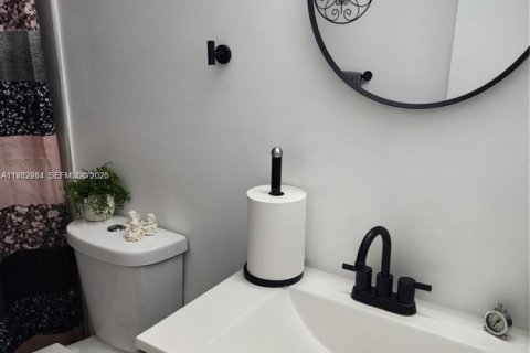 Купить кондоминиум в Маргит, Флорида 2 спальни, 91.97м2, № 2049838 - фото 13