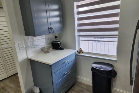 Купить кондоминиум в Маргит, Флорида 2 спальни, 91.97м2, № 2049838 - фото 6