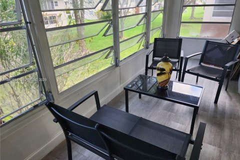 Купить кондоминиум в Маргит, Флорида 2 спальни, 91.97м2, № 2049838 - фото 11