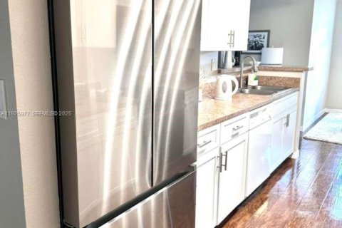 Condominio en venta en Pembroke Pines, Florida, 2 dormitorios, 104.98 m2 № 1984527 - foto 8