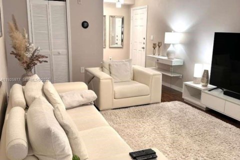Condominio en venta en Pembroke Pines, Florida, 2 dormitorios, 104.98 m2 № 1984527 - foto 4