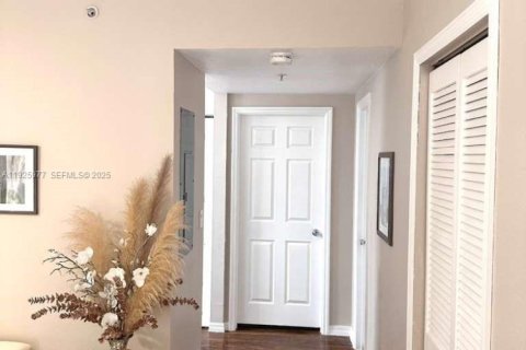 Condominio en venta en Pembroke Pines, Florida, 2 dormitorios, 104.98 m2 № 1984527 - foto 11