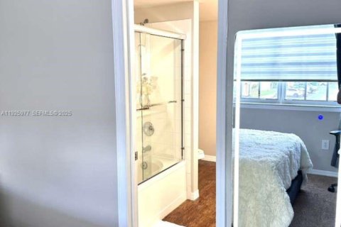 Condominio en venta en Pembroke Pines, Florida, 2 dormitorios, 104.98 m2 № 1984527 - foto 14