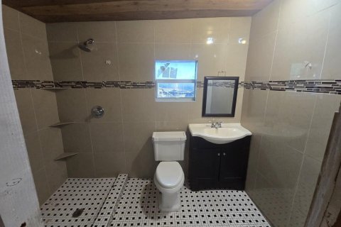 House in Miami, Florida 4 bedrooms, 92.44 sq.m. № 2247611 - photo 14