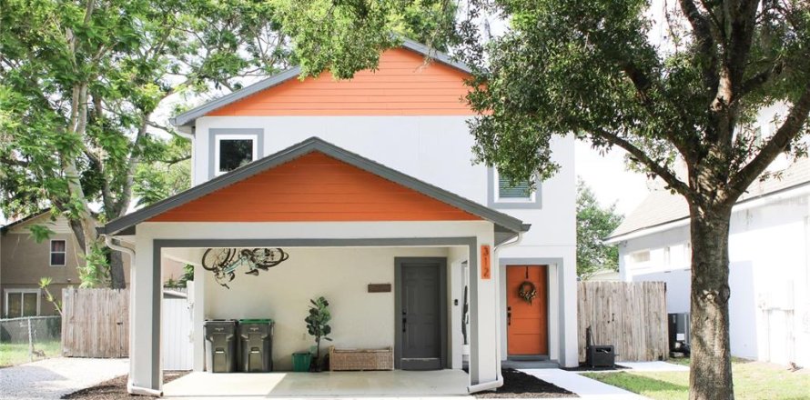 House in Oakland, Florida 4 bedrooms, 156.17 sq.m. № 1770912