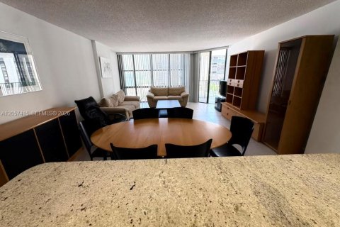 Copropriété à louer à Miami, Floride: 2 chambres, 126.53 m2 № 2248862 - photo 5