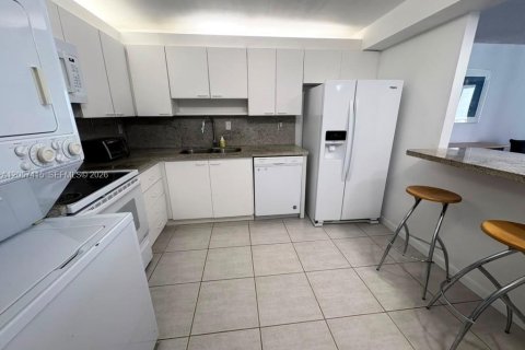 Copropriété à louer à Miami, Floride: 2 chambres, 126.53 m2 № 2248862 - photo 7