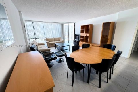 Copropriété à louer à Miami, Floride: 2 chambres, 126.53 m2 № 2248862 - photo 2