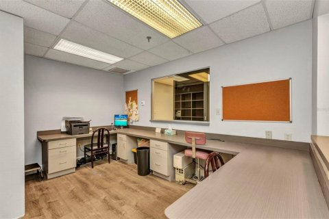 Купить коммерческую недвижимость в Порт-Шарлотт, Флорида 159.42м2, № 1759773 - фото 12