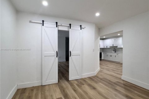 Villa ou maison à vendre à Miami, Floride: 4 chambres, 110.37 m2 № 1890270 - photo 8