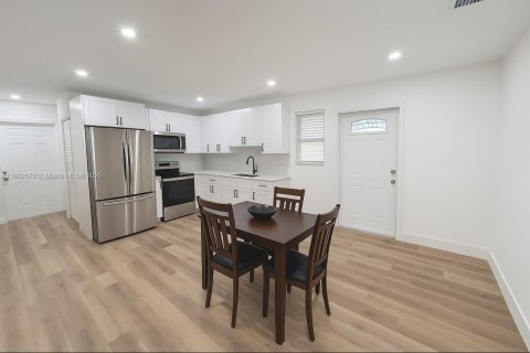 Villa ou maison à vendre à Miami, Floride: 4 chambres, 110.37 m2 № 1890270 - photo 7