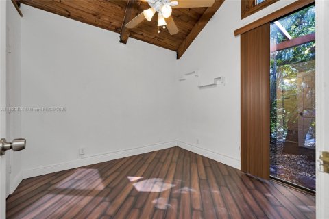 Townhouse in Fort Lauderdale, Florida 2 bedrooms, 107.02 sq.m. № 1943323 - photo 15