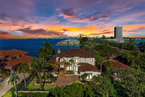 Casa en alquiler en Sarasota, Florida, 6 dormitorios, 589.09 m2 № 620140 - foto 2