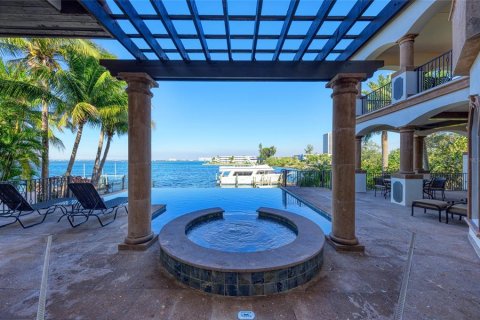 Casa en alquiler en Sarasota, Florida, 6 dormitorios, 589.09 m2 № 620140 - foto 6