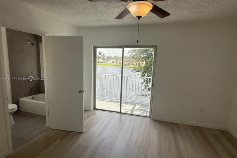 Touwnhouse à louer à Hialeah, Floride: 2 chambres, 94.76 m2 № 1653144 - photo 9