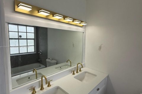Touwnhouse à louer à Hialeah, Floride: 2 chambres, 94.76 m2 № 1653144 - photo 4