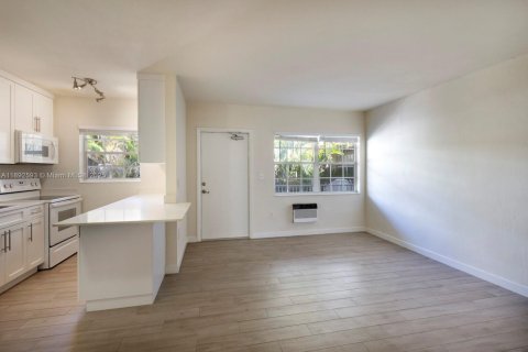 Copropriété à louer à Coral Gables, Floride: 1 chambre, 52.49 m2 № 1948059 - photo 4