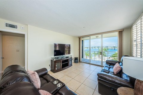Condominio en alquiler en Saint Petersburg, Florida, 2 dormitorios, 106.84 m2 № 1678406 - foto 11