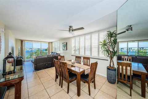 Condominio en alquiler en Saint Petersburg, Florida, 2 dormitorios, 106.84 m2 № 1678406 - foto 6