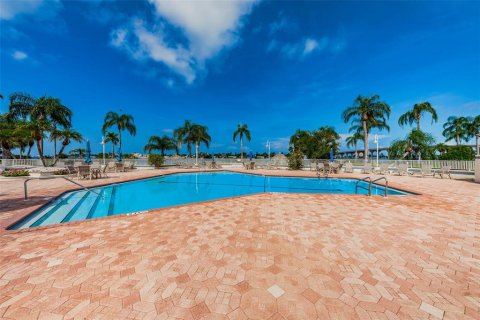 Condominio en alquiler en Saint Petersburg, Florida, 2 dormitorios, 106.84 m2 № 1678406 - foto 26