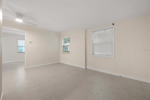 Condo in Sarasota, Florida, 1 bedroom  № 2215284 - photo 5