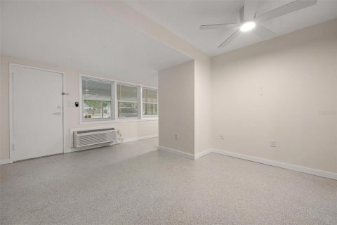 Condo in Sarasota, Florida, 1 bedroom  № 2215284 - photo 7