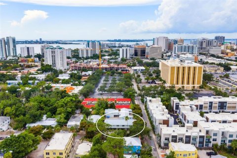 Condo in Sarasota, Florida, 1 bedroom  № 2215284 - photo 16