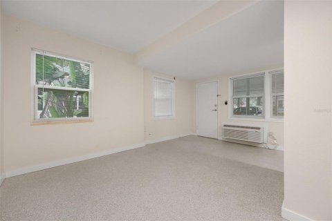 Condo in Sarasota, Florida, 1 bedroom  № 2215284 - photo 6