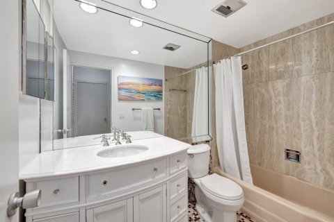 Condominio en venta en Fort Lauderdale, Florida, 2 dormitorios, 120.77 m2 № 2272114 - foto 18
