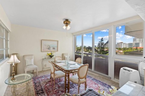 Condominio en venta en Fort Lauderdale, Florida, 2 dormitorios, 120.77 m2 № 2272114 - foto 2