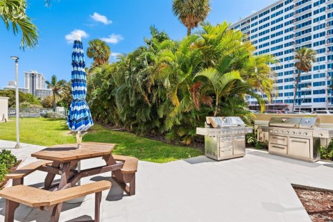Condominio en venta en Fort Lauderdale, Florida, 2 dormitorios, 120.77 m2 № 2272114 - foto 25
