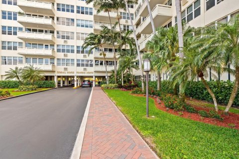 Condominio en venta en Fort Lauderdale, Florida, 2 dormitorios, 120.77 m2 № 2272114 - foto 28