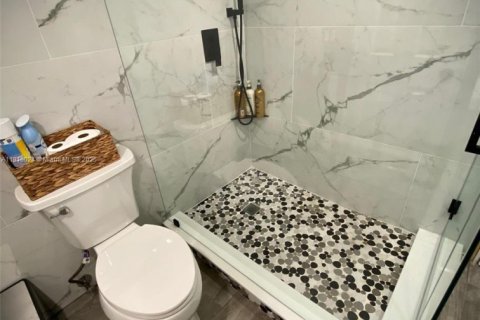 Купить виллу или дом в Лодердейл-Лейкс, Флорида 4 спальни, 233.65м2, № 1970787 - фото 15