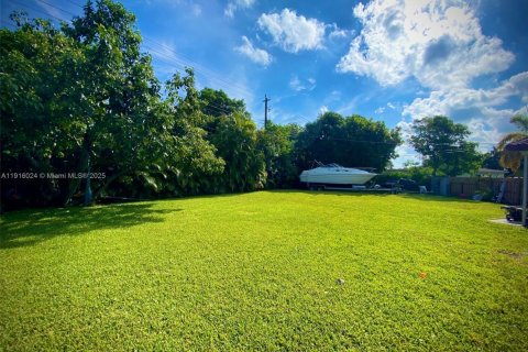 Купить виллу или дом в Лодердейл-Лейкс, Флорида 4 спальни, 233.65м2, № 1970787 - фото 8