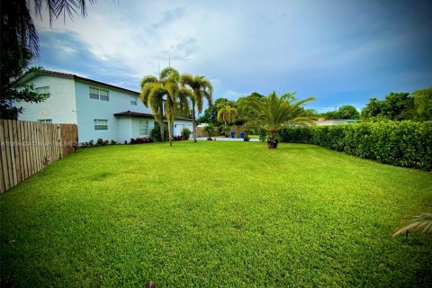 Купить виллу или дом в Лодердейл-Лейкс, Флорида 4 спальни, 233.65м2, № 1970787 - фото 7