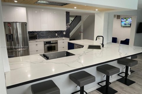 Купить виллу или дом в Лодердейл-Лейкс, Флорида 4 спальни, 233.65м2, № 1970787 - фото 10