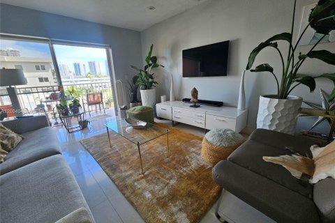Condo in North Miami Beach, Florida, 1 bedroom  № 2069562 - photo 8