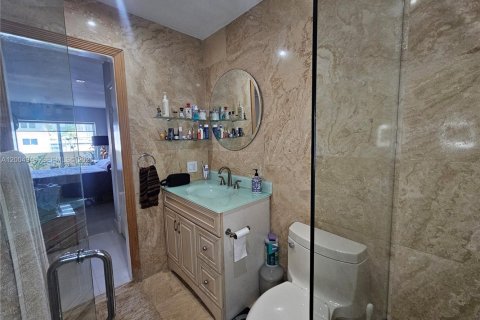 Condo in North Miami Beach, Florida, 1 bedroom  № 2069562 - photo 12