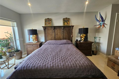 Condo in North Miami Beach, Florida, 1 bedroom  № 2069562 - photo 10