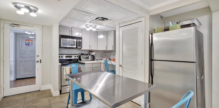 Condominio en Fort Lauderdale, Florida, 2 dormitorios № 1162028