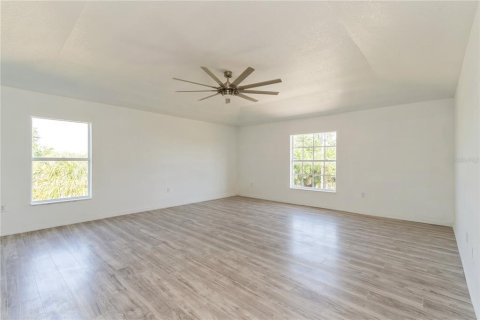 Casa en venta en Port Charlotte, Florida, 5 dormitorios, 280.75 m2 № 1638129 - foto 23