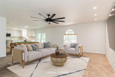 Casa en venta en Port Charlotte, Florida, 5 dormitorios, 280.75 m2 № 1638129 - foto 18