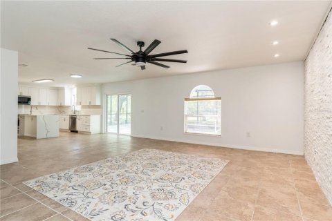 Casa en venta en Port Charlotte, Florida, 5 dormitorios, 280.75 m2 № 1638129 - foto 19