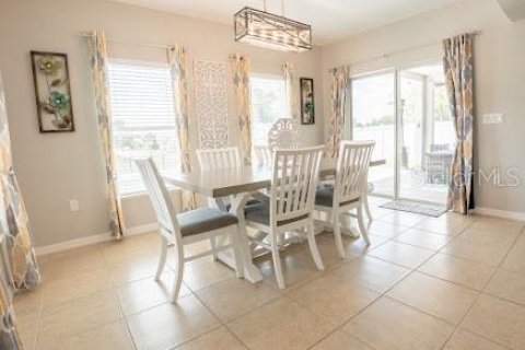 House in Titusville, Florida 3 bedrooms, 252.69 sq.m. № 2227809 - photo 18