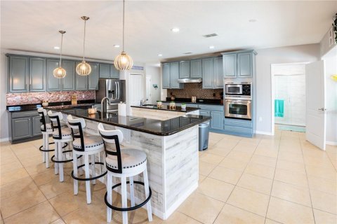 House in Titusville, Florida 3 bedrooms, 252.69 sq.m. № 2227809 - photo 3