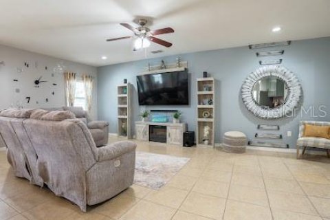 House in Titusville, Florida 3 bedrooms, 252.69 sq.m. № 2227809 - photo 20