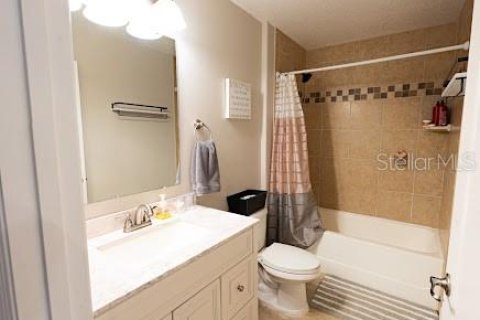 House in Titusville, Florida 3 bedrooms, 252.69 sq.m. № 2227809 - photo 25