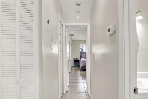 Condo in Tampa, Florida, 2 bedrooms  № 1553965 - photo 27
