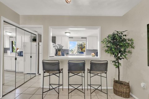 Condo in Tampa, Florida, 2 bedrooms  № 1553965 - photo 8